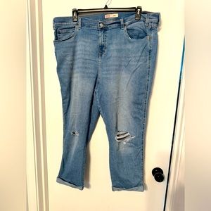 COPY - Levi’s boyfriend ripped jeans size 20